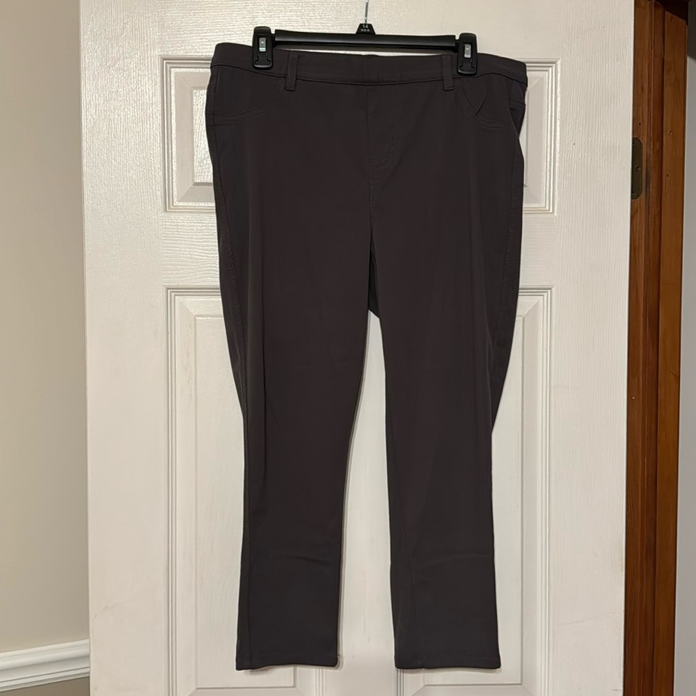 Soft elastic waist cotton capris